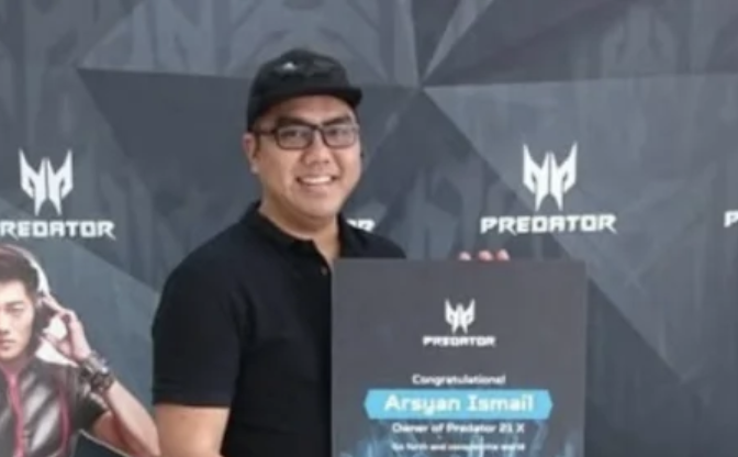 اشترى صبي يبلغ من العمر 10 سنوات نطاقًا بمبلغ 200 ألف روبية إندونيسية، ويبيعه الآن بأكثر من تريليون روبية إندونيسية!