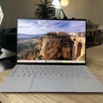 ASUS تطلق جهاز ExpertBook Ultra، خفيف الوزن للغاية وأداء الذكاء الاصطناعي من فئة محطات العمل
